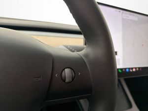 Tesla Model Y bild 24