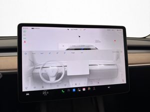 Tesla Model Y bild 28