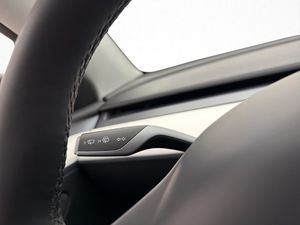Tesla Model Y bild 31