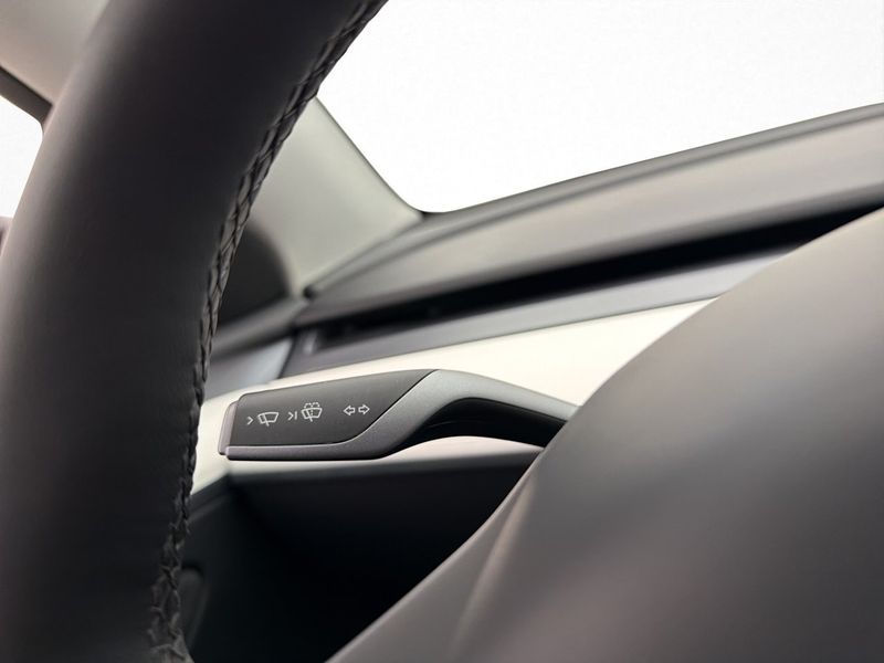 Tesla Model Y bild 31