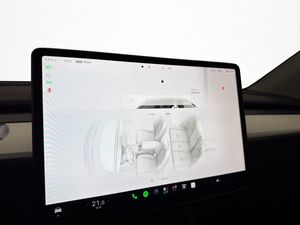 Tesla Model Y bild 26