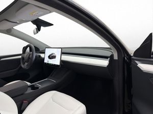 Tesla Model Y bild 17