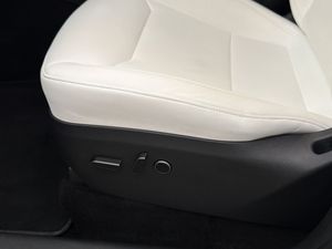 Tesla Model Y bild 21
