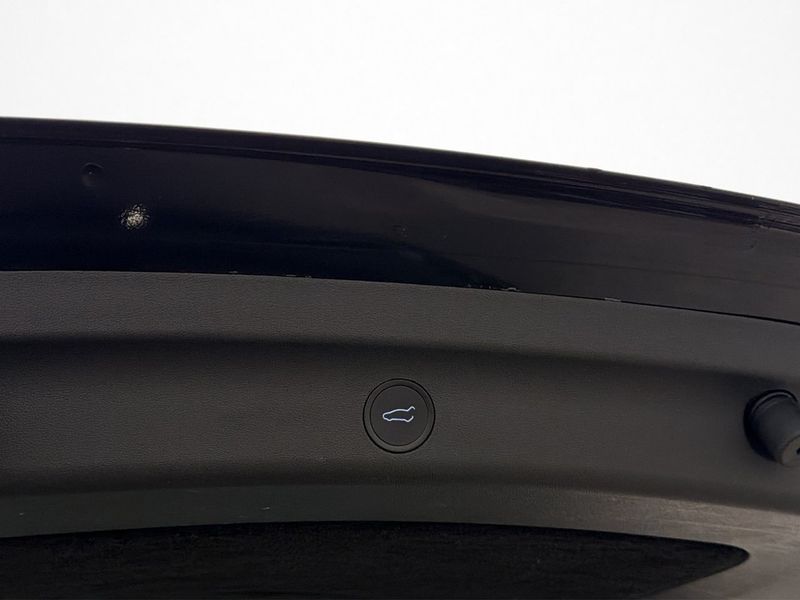 Tesla Model Y bild 18