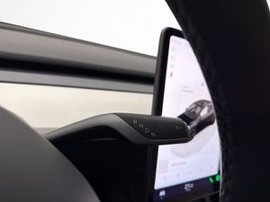 Tesla Model Y bild 30
