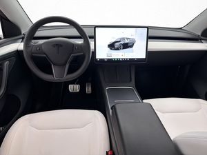 Tesla Model Y bild 15