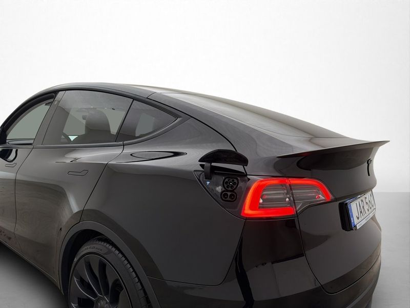 Tesla Model Y bild 32