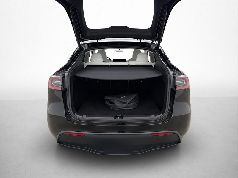 Tesla Model Y bild 19