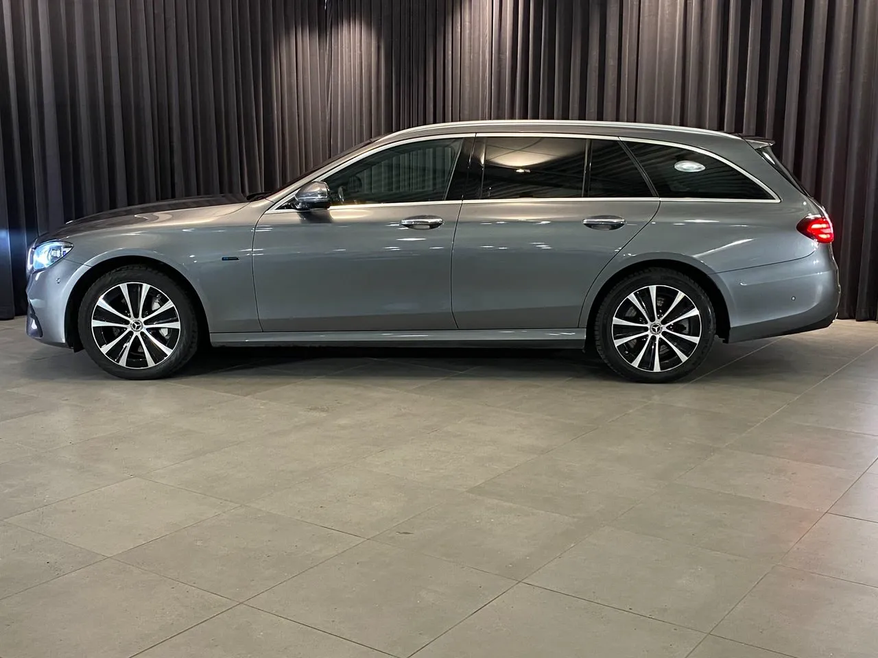 Mercedes E300 bild 3