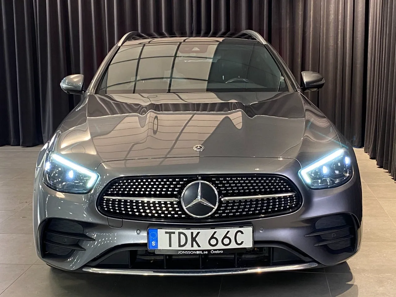 Mercedes E300 bild 4