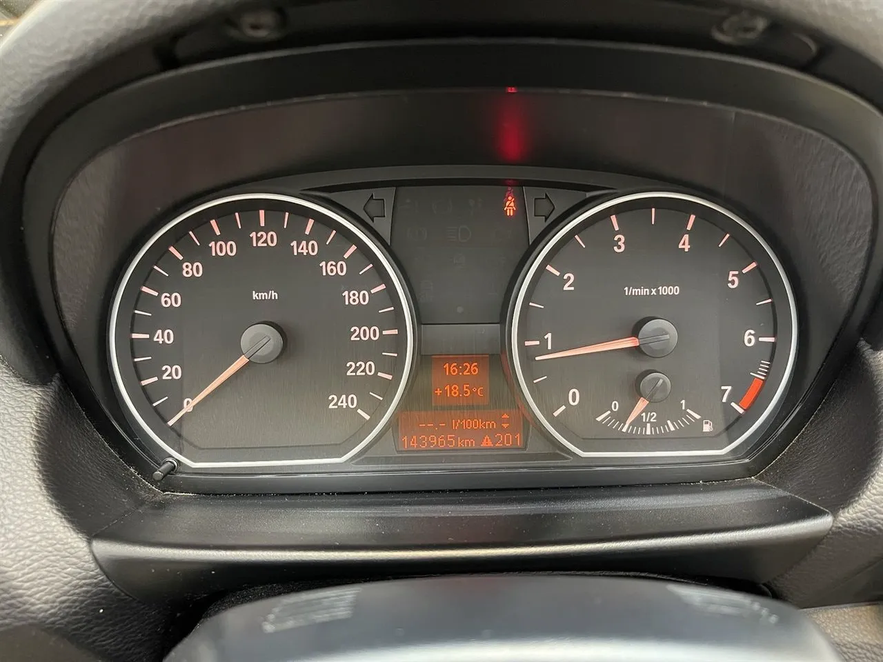 BMW 118 bild 11
