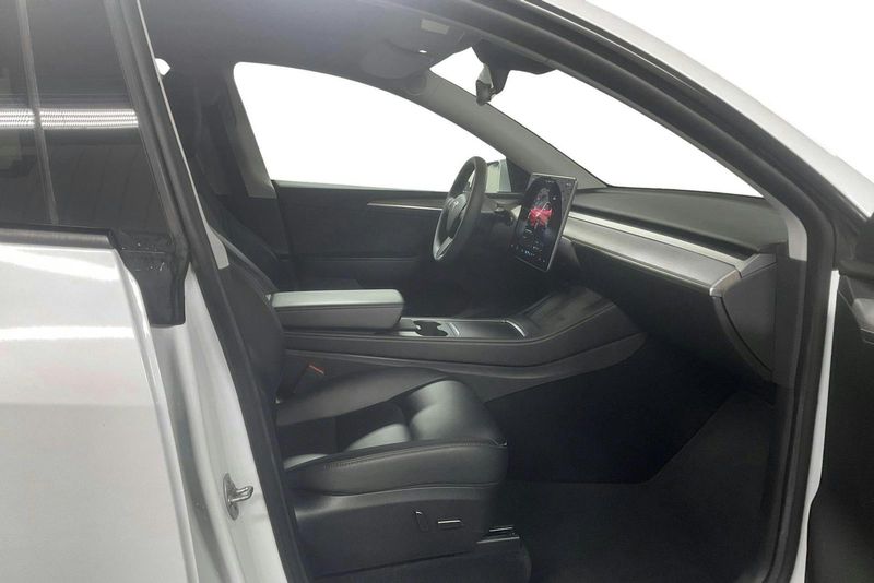Tesla Model Y bild 7