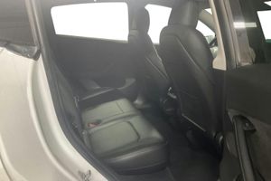 Tesla Model Y bild 8
