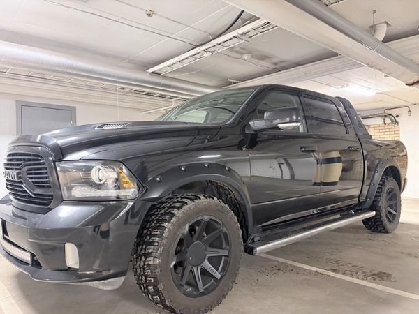 RAM 1500 5.7 V8 HEMI 4x4 SPORT 395 HK OBS 12050 mil - 2018