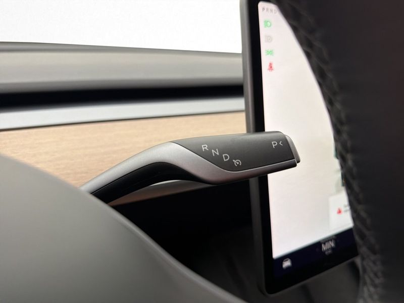 Tesla Model Y bild 18