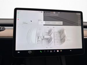 Tesla Model Y bild 25