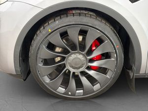 Tesla Model Y bild 33