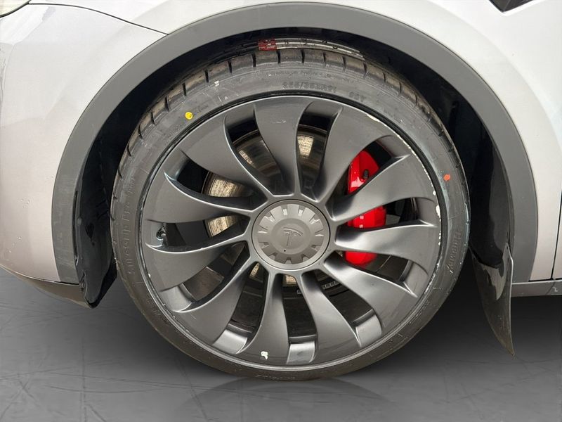 Tesla Model Y bild 33