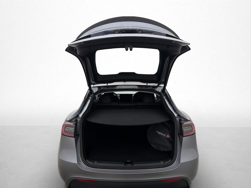 Tesla Model Y bild 31