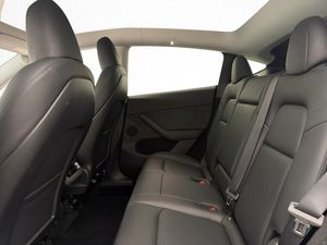 Tesla Model Y bild 30