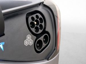 Tesla Model Y bild 10