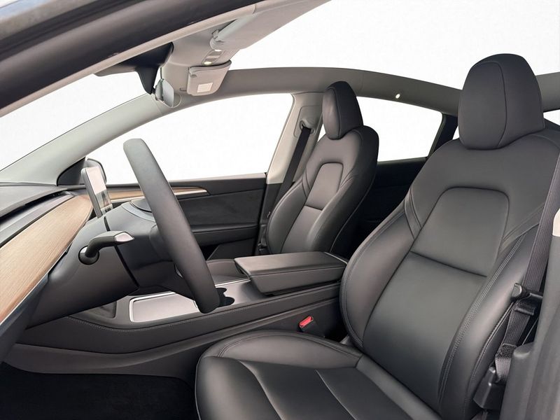 Tesla Model Y bild 13