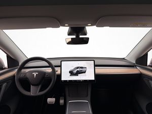Tesla Model Y bild 19