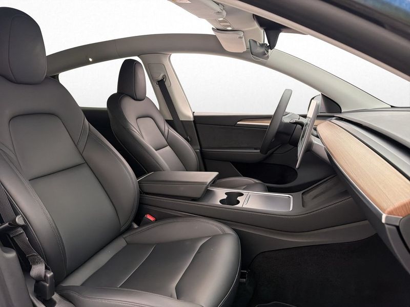 Tesla Model Y bild 28