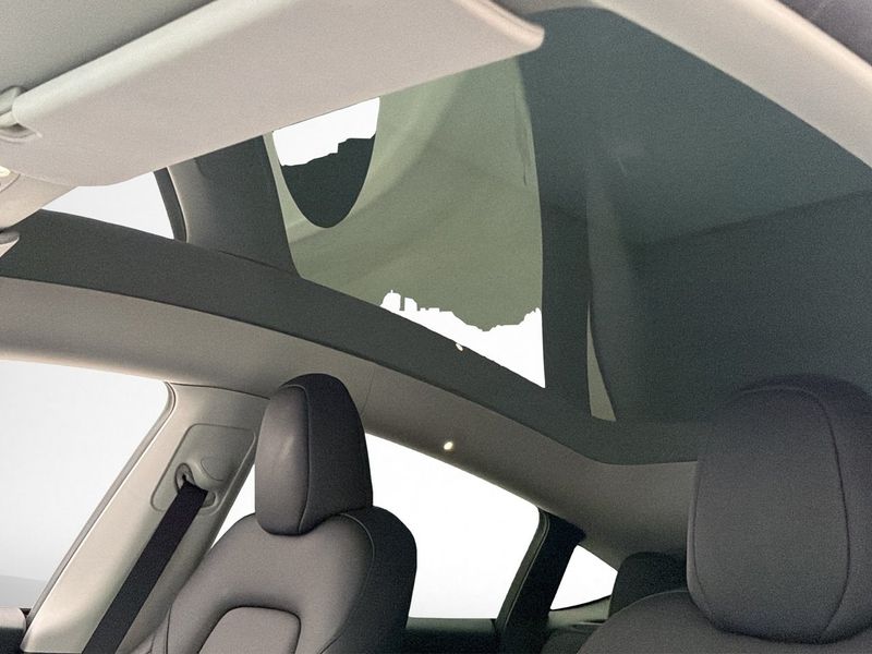 Tesla Model Y bild 14