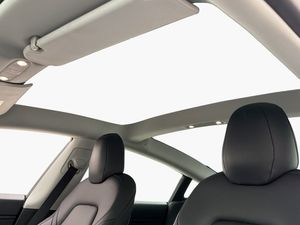 Tesla Model 3 bild 14