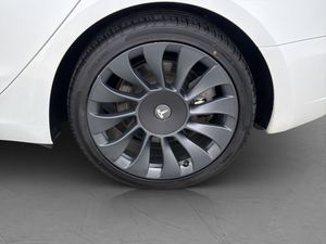 Tesla Model 3 bild 33