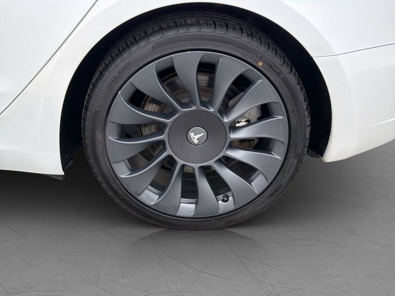 Tesla Model 3 bild 33