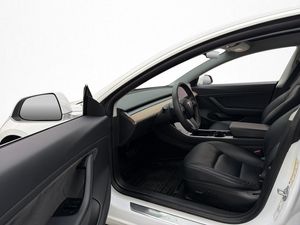 Tesla Model 3 bild 12