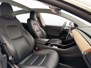 Tesla Model 3 bild 28