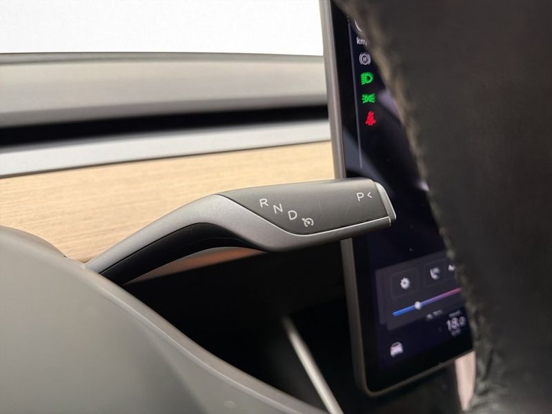 Tesla Model 3 bild 18