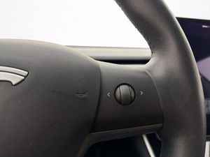 Tesla Model 3 bild 17
