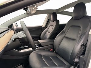 Tesla Model 3 bild 13