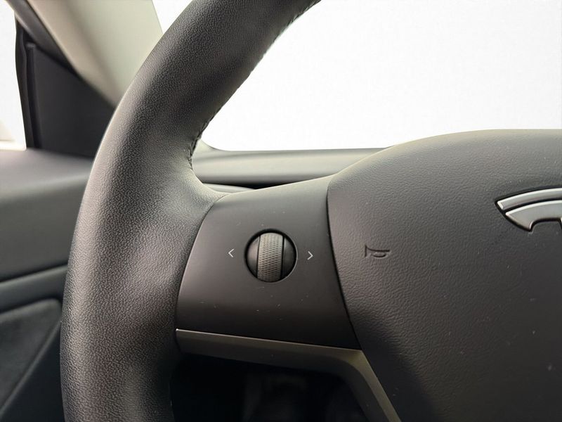 Tesla Model 3 bild 16