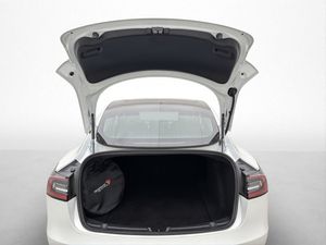 Tesla Model 3 bild 31