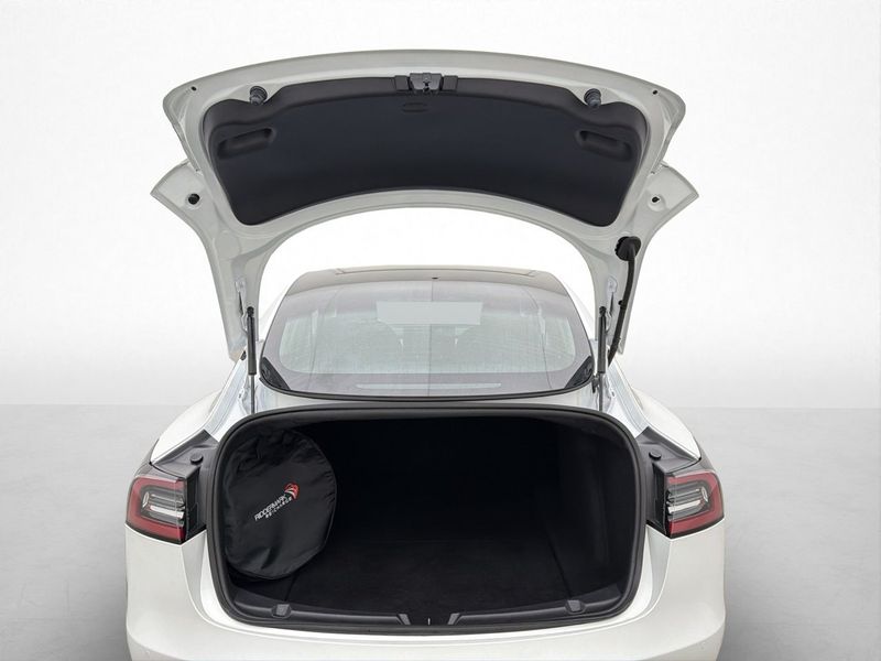 Tesla Model 3 bild 31