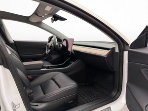 Tesla Model 3 bild 29