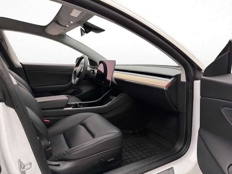 Tesla Model 3 bild 29