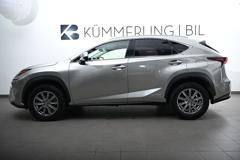 Lexus NX bild 2