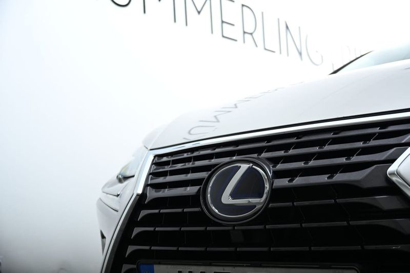 Lexus NX bild 4