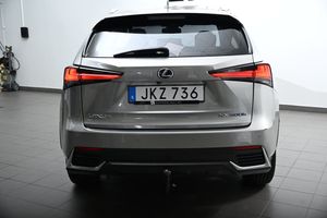 Lexus NX bild 9