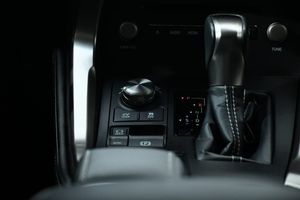 Lexus NX bild 21