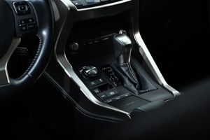 Lexus NX bild 14
