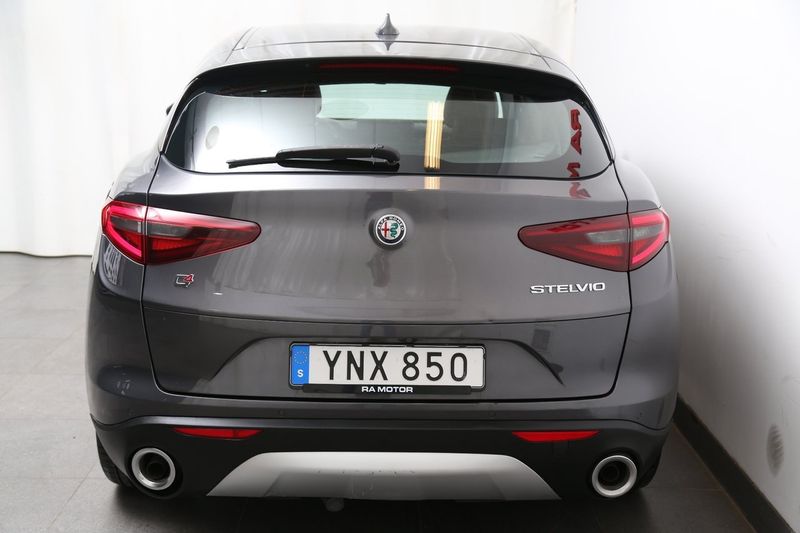 Alfa Romeo Stelvio bild 8