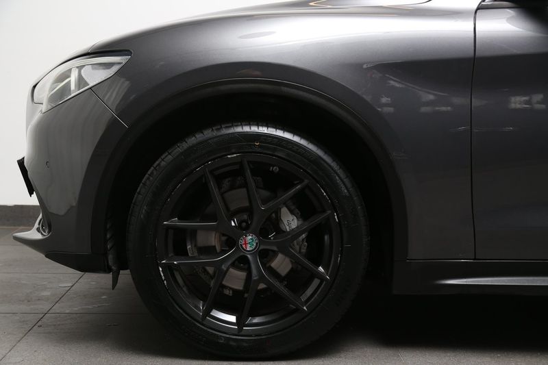 Alfa Romeo Stelvio bild 7