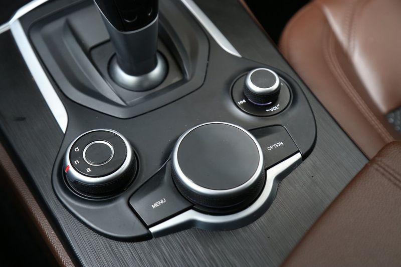 Alfa Romeo Stelvio bild 23